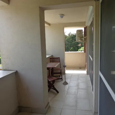 Apartment Ezustpart Apartman