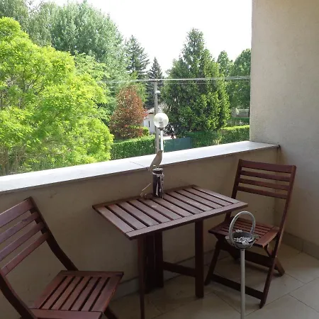 Ezustpart Apartman *